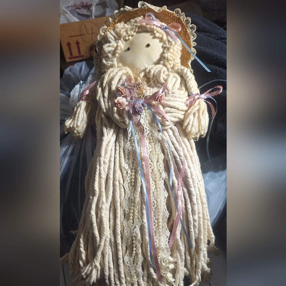 Vintage Yarn/Rope Doll Collectable Country Handmade Art